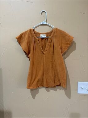 Universal Thread Short Sleeve V-Neck Tunic in Rust Orange